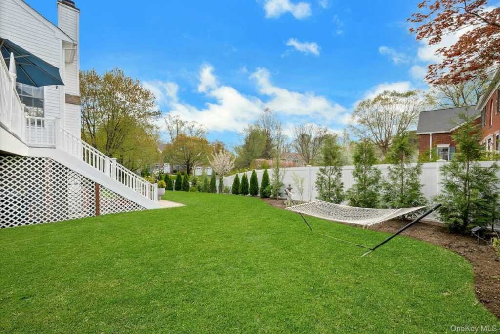 34 Eagle Court, White Plains, NY 10605 - Photo 40 of 49