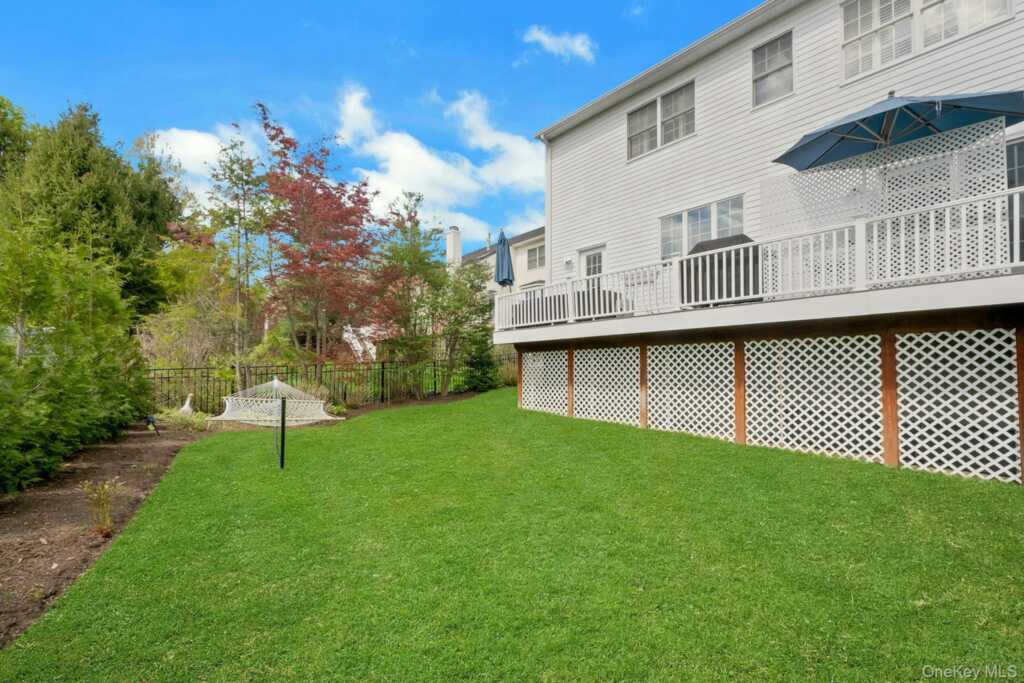 34 Eagle Court, White Plains, NY 10605 - Photo 41 of 49