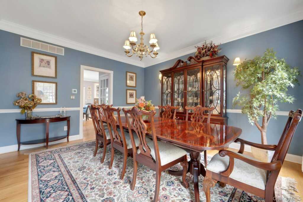 34 Eagle Court, White Plains, NY 10605 - Photo 7 of 49