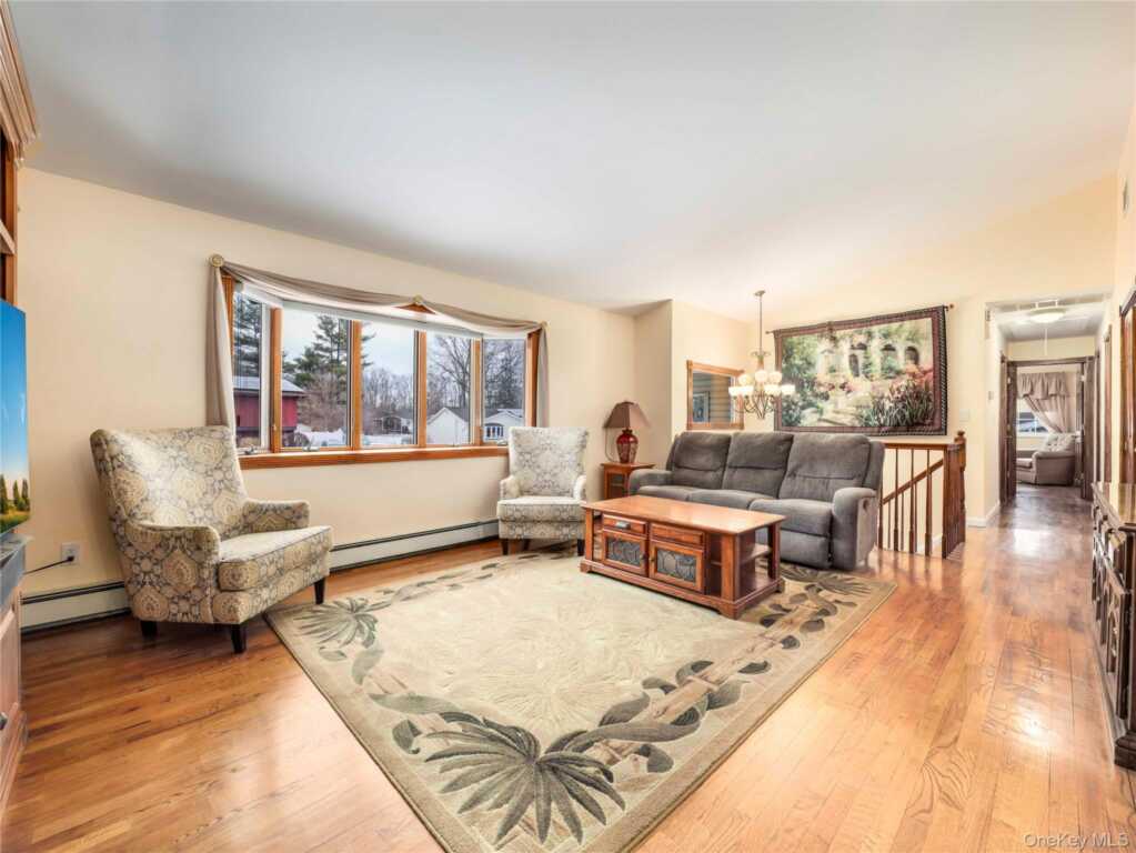 6 Hannah Lane, Valley Cottage, NY 10989 - Photo 4 of 22