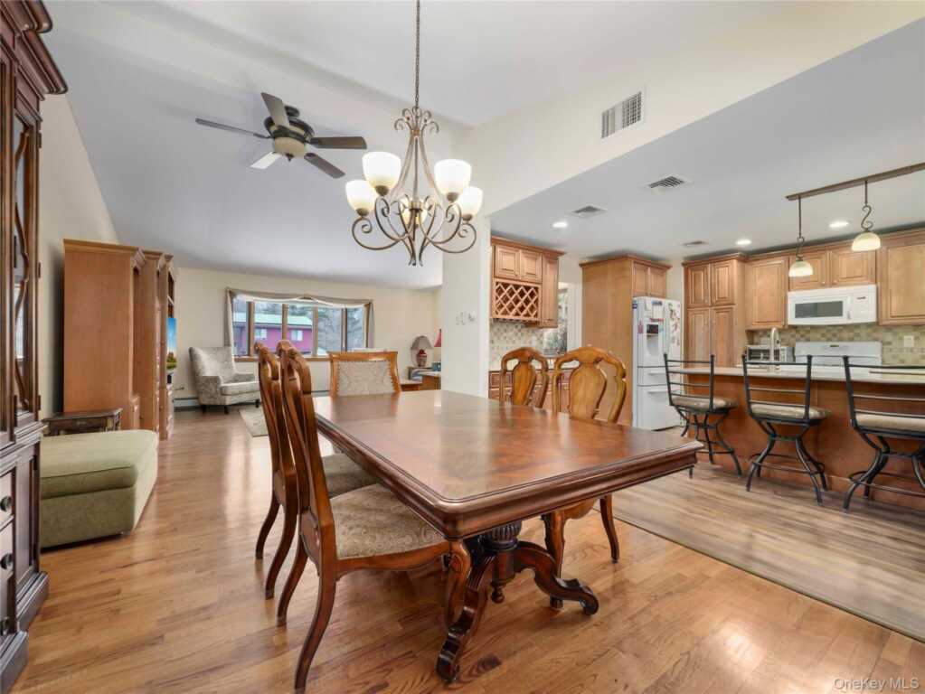 6 Hannah Lane, Valley Cottage, NY 10989 - Photo 7 of 22