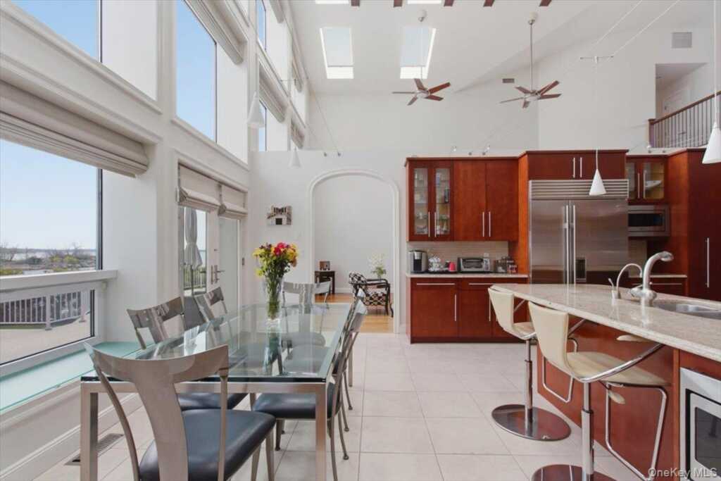 135 Kensington Oval, New Rochelle, NY 10805 - Photo 11 of 47