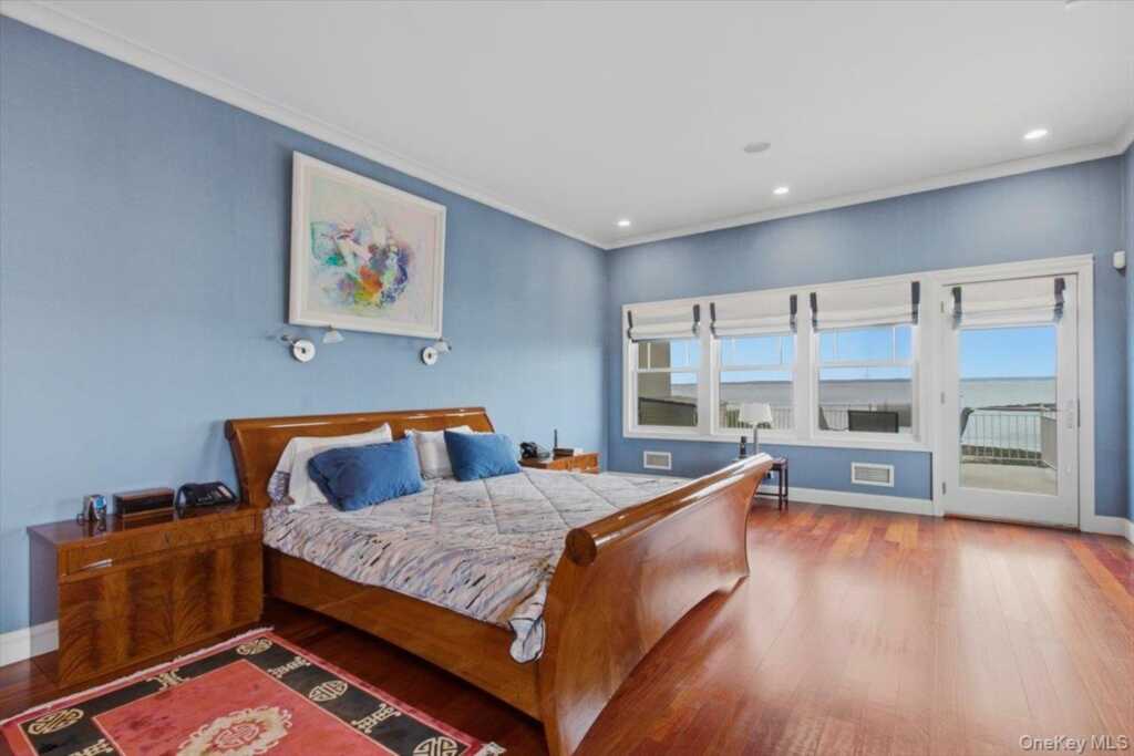 135 Kensington Oval, New Rochelle, NY 10805 - Photo 15 of 47