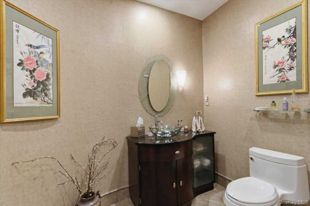 135 Kensington Oval, New Rochelle, NY 10805 - Photo 20 of 47