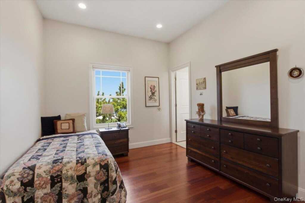 135 Kensington Oval, New Rochelle, NY 10805 - Photo 21 of 47