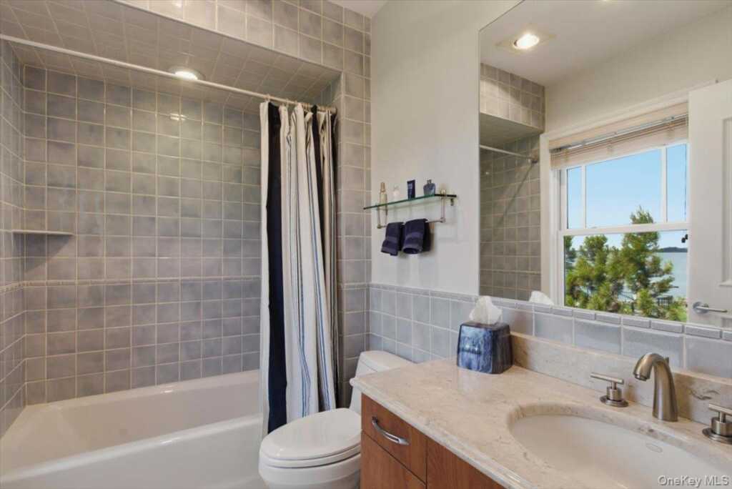 135 Kensington Oval, New Rochelle, NY 10805 - Photo 22 of 47
