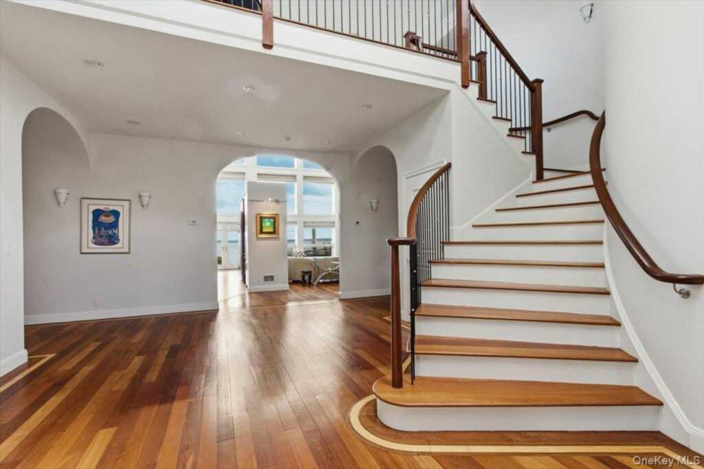 135 Kensington Oval, New Rochelle, NY 10805 - Photo 24 of 47