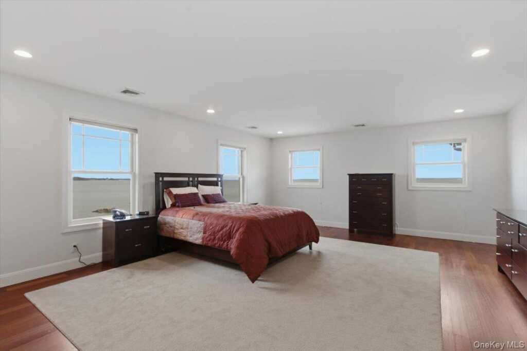 135 Kensington Oval, New Rochelle, NY 10805 - Photo 26 of 47