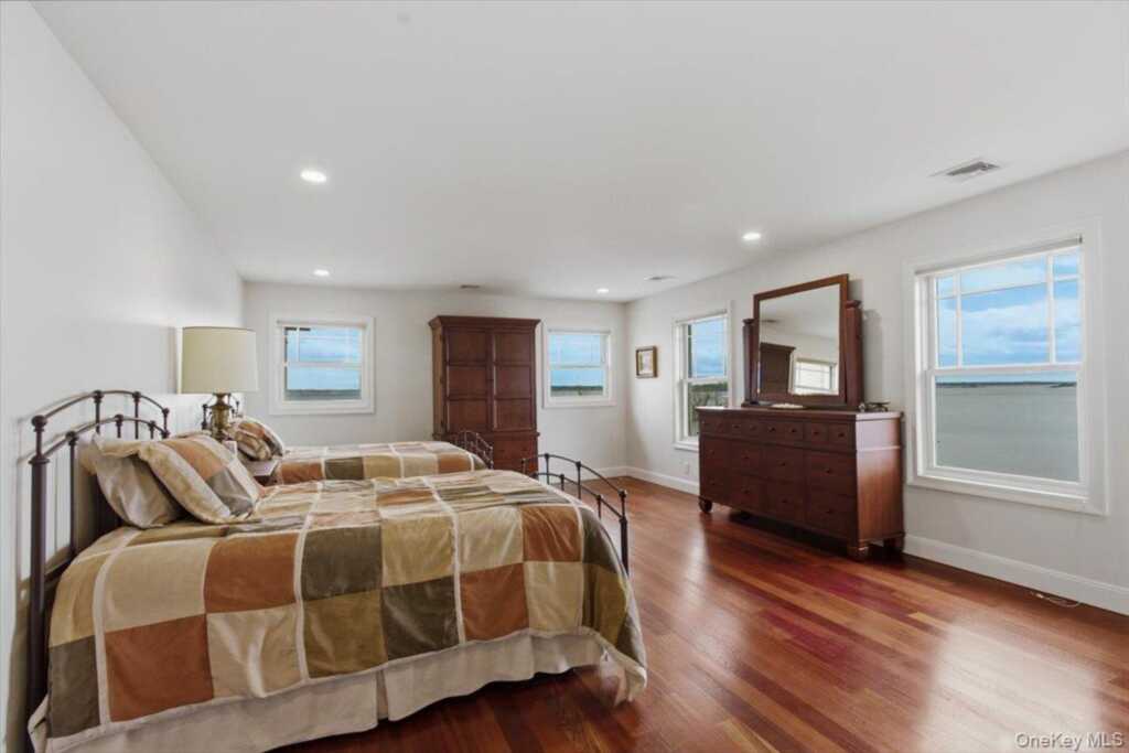 135 Kensington Oval, New Rochelle, NY 10805 - Photo 27 of 47