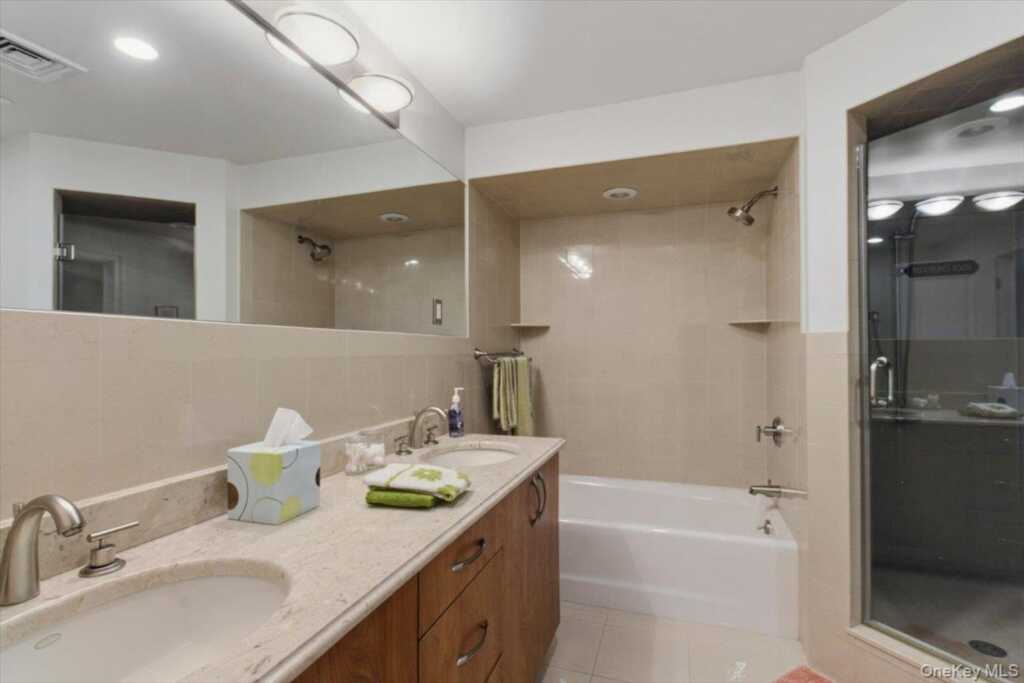 135 Kensington Oval, New Rochelle, NY 10805 - Photo 28 of 47