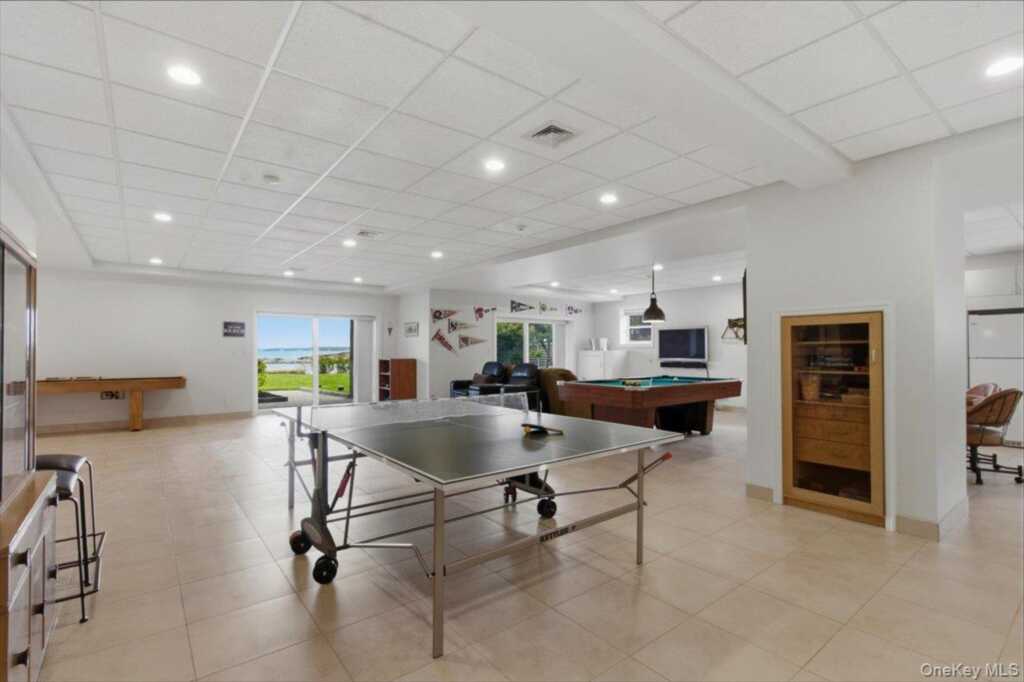 135 Kensington Oval, New Rochelle, NY 10805 - Photo 29 of 47