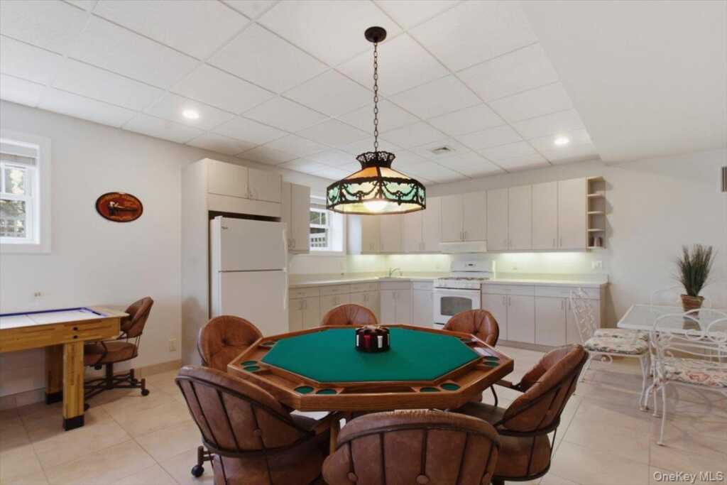 135 Kensington Oval, New Rochelle, NY 10805 - Photo 30 of 47