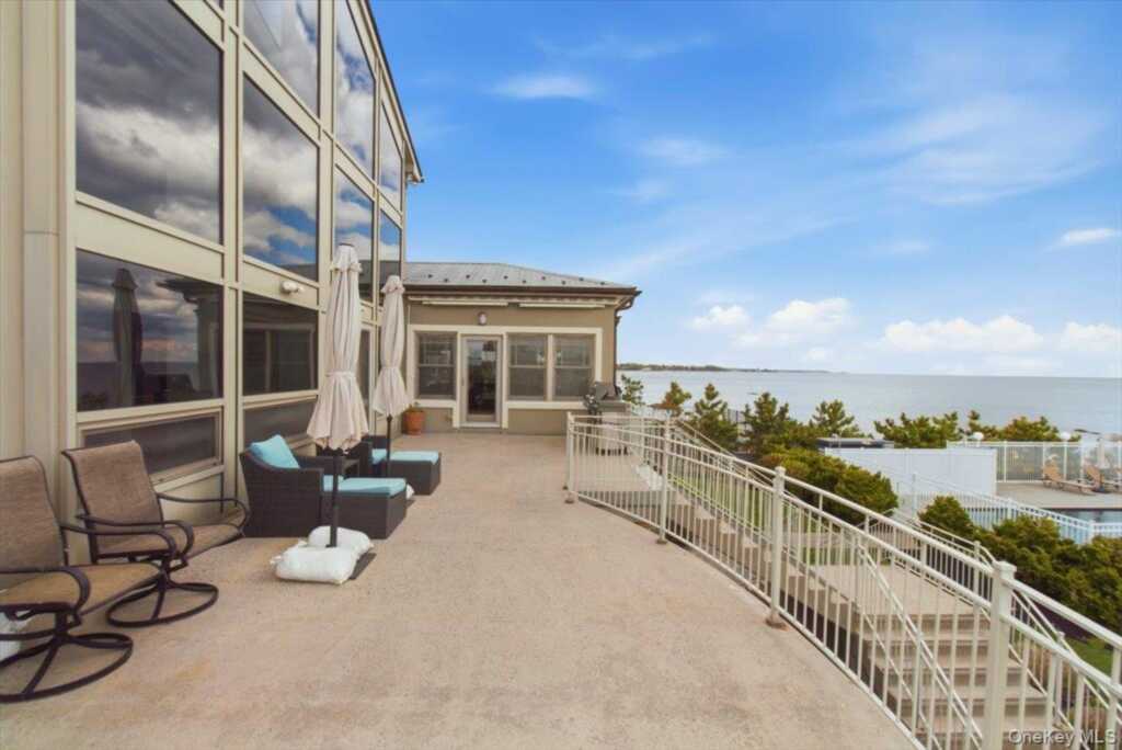 135 Kensington Oval, New Rochelle, NY 10805 - Photo 35 of 47