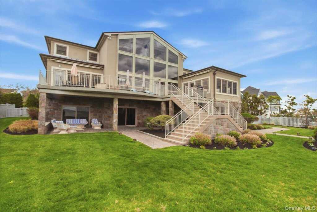 135 Kensington Oval, New Rochelle, NY 10805 - Photo 36 of 47