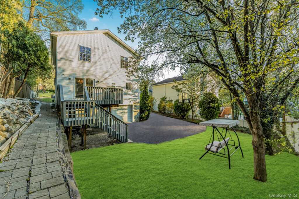 145 Walworth Avenue, White Plains, NY 10606 - Photo 26 of 36