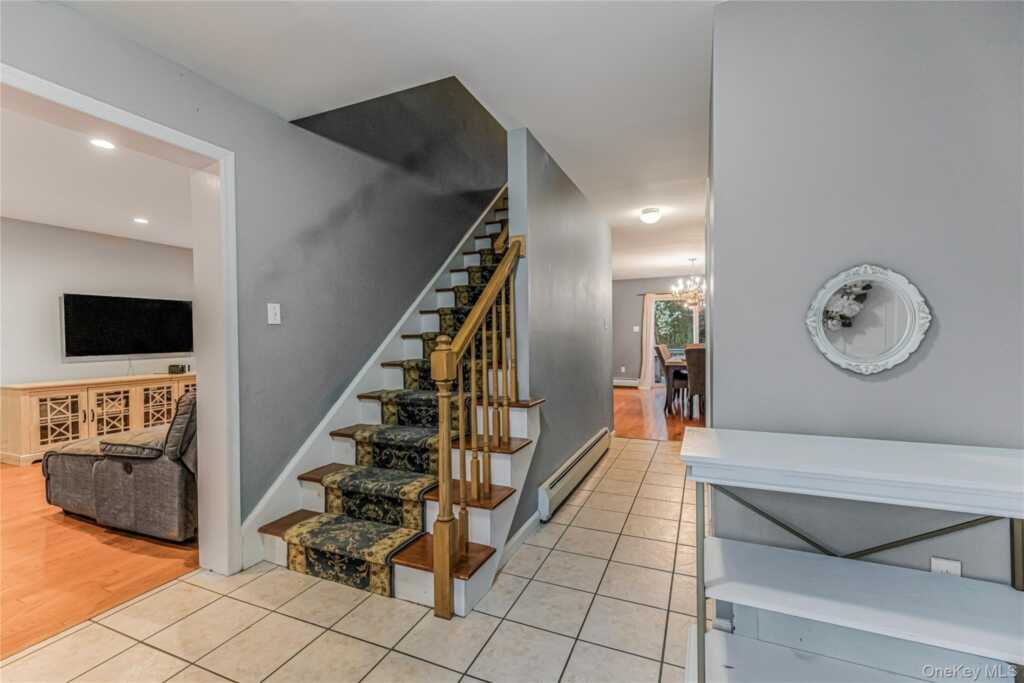 145 Walworth Avenue, White Plains, NY 10606 - Photo 4 of 36