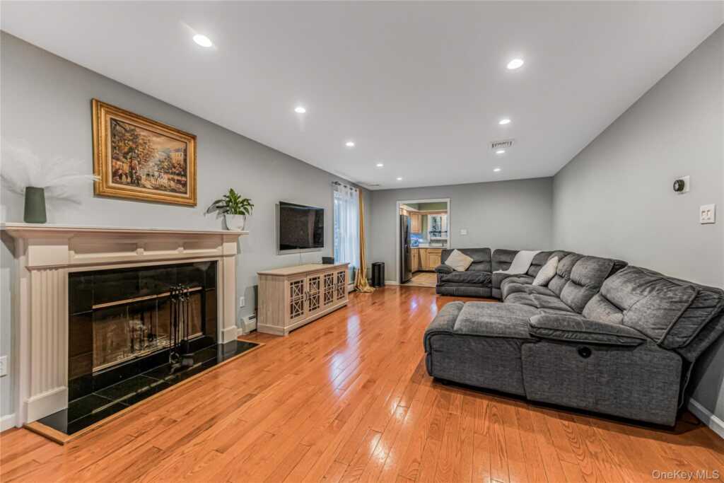 145 Walworth Avenue, White Plains, NY 10606 - Photo 6 of 36