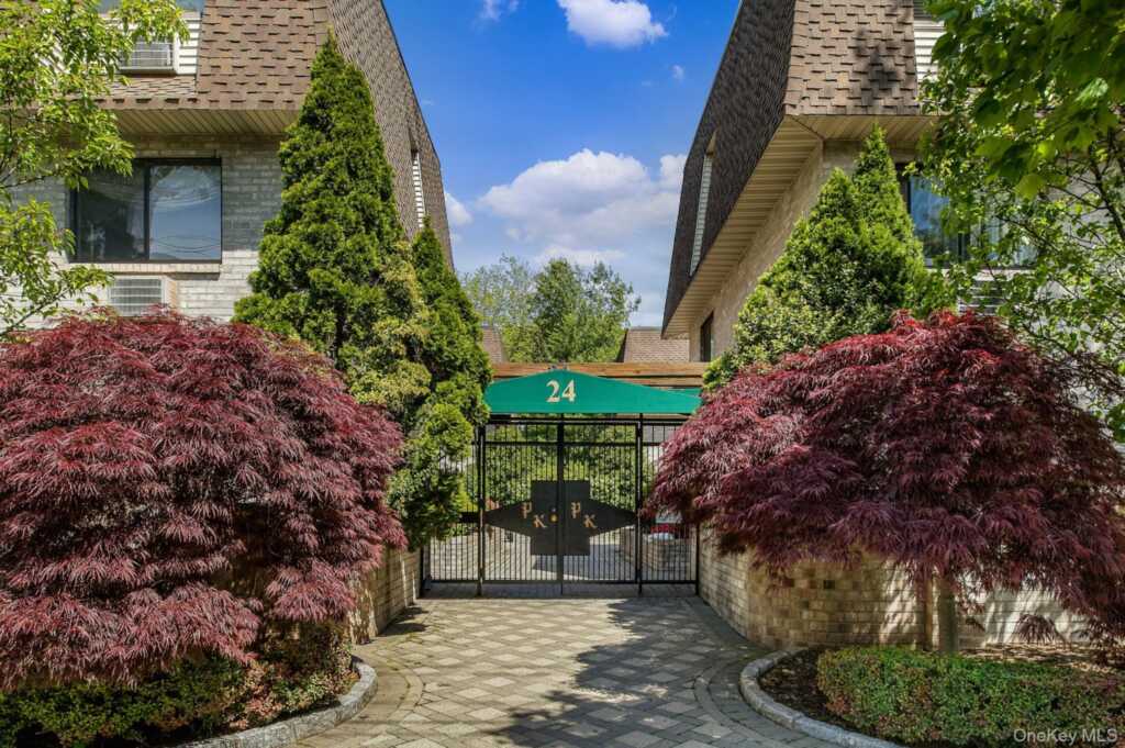 24 Carhart Avenue, Unit #318, White Plains, NY 10605