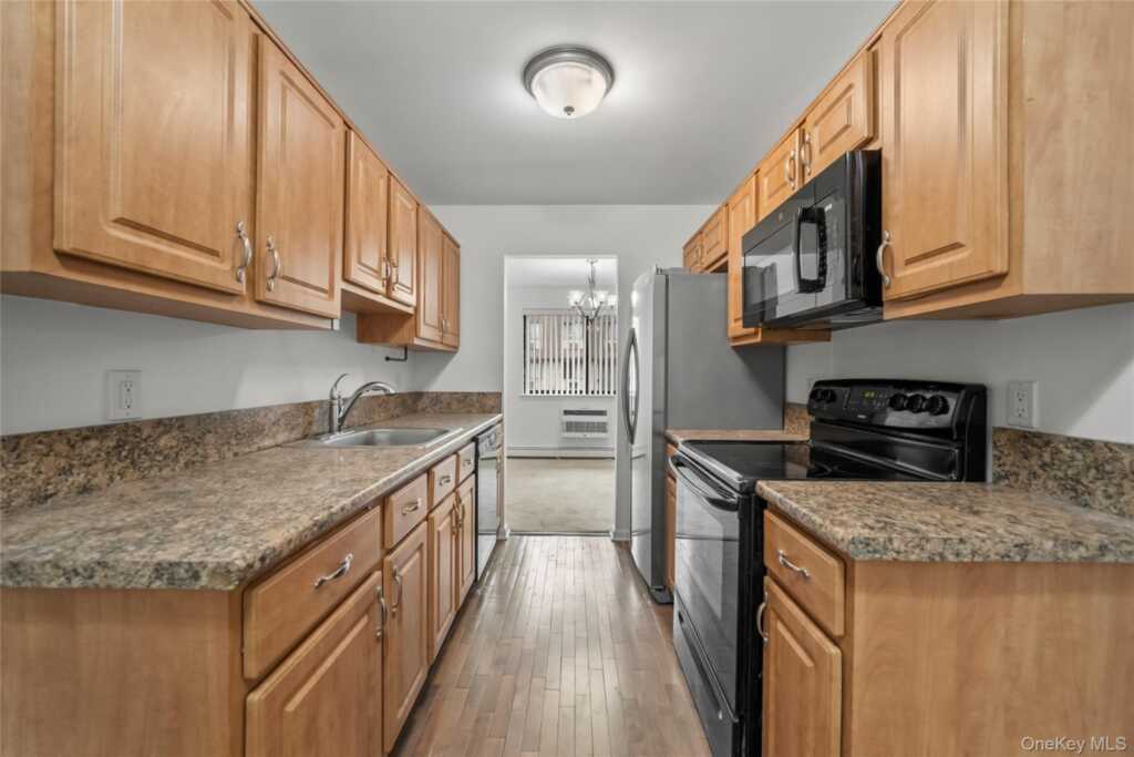 24 Carhart Avenue, Unit #318, White Plains, NY 10605 - Photo 10 of 23