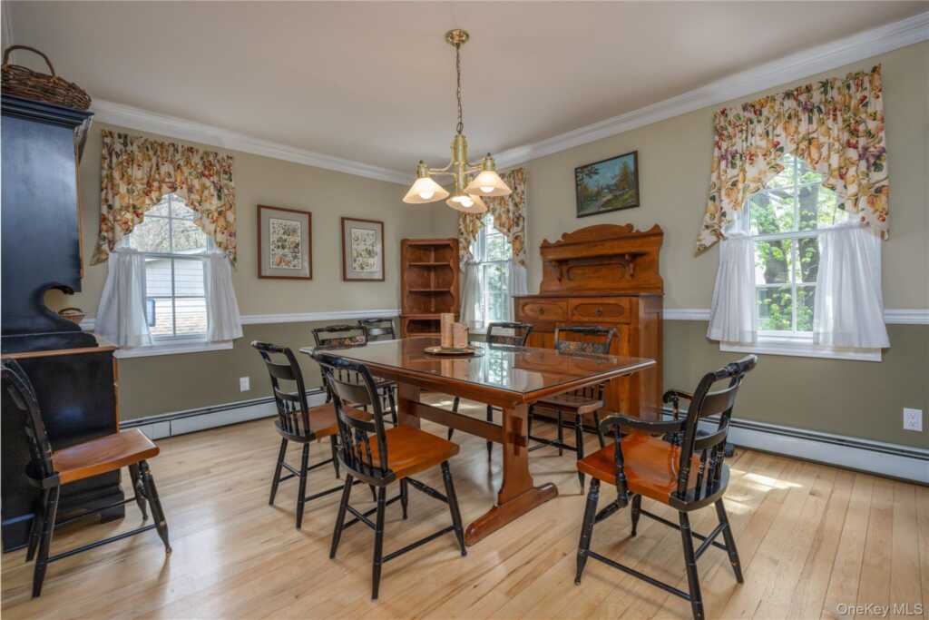 302 Laurel Road, Pearl River, NY 10965 - Photo 12 of 28