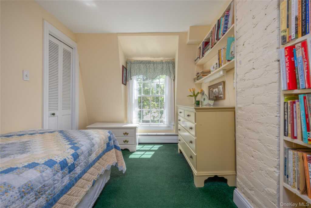 302 Laurel Road, Pearl River, NY 10965 - Photo 20 of 28