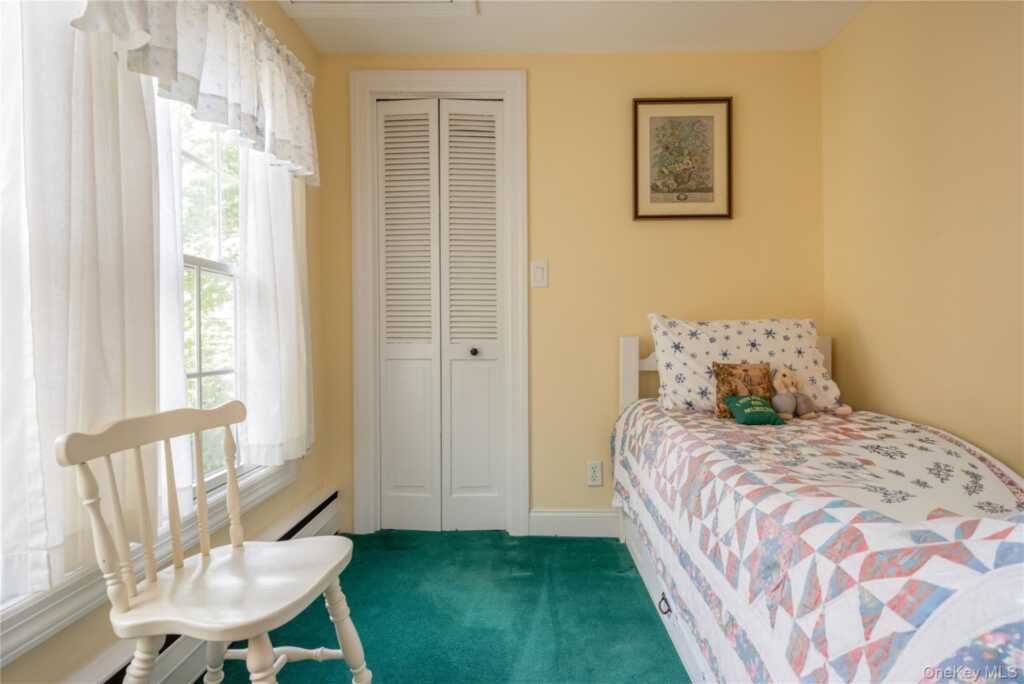 302 Laurel Road, Pearl River, NY 10965 - Photo 21 of 28