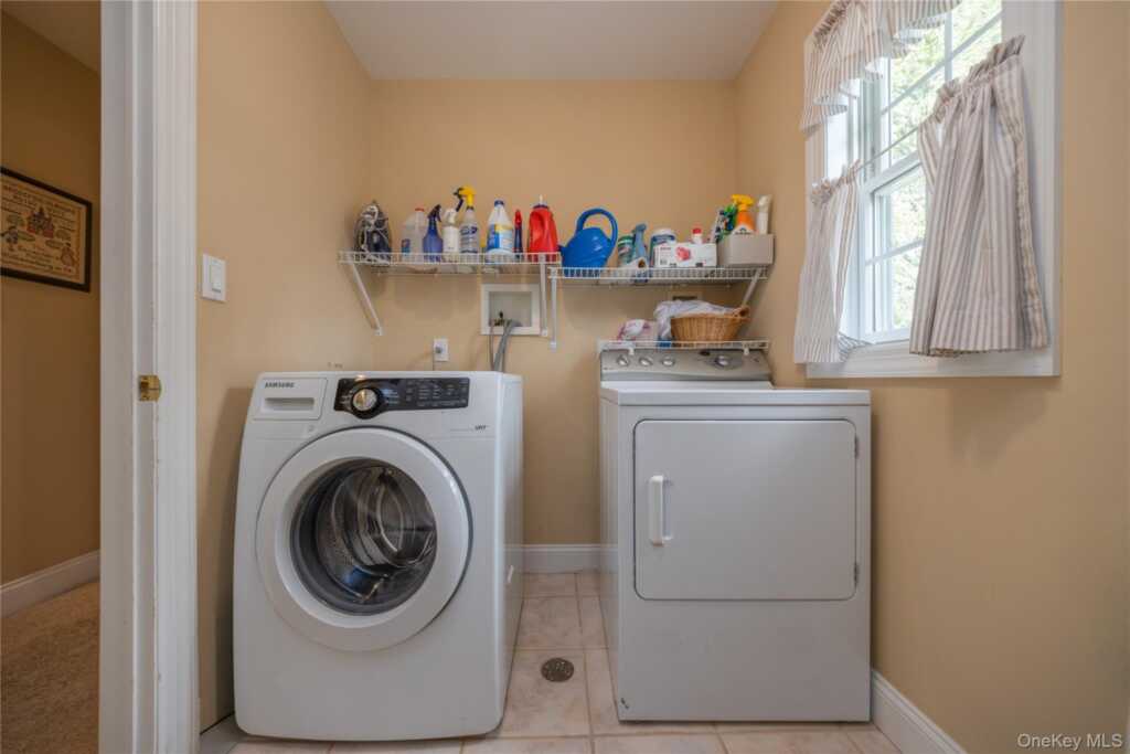 302 Laurel Road, Pearl River, NY 10965 - Photo 23 of 28