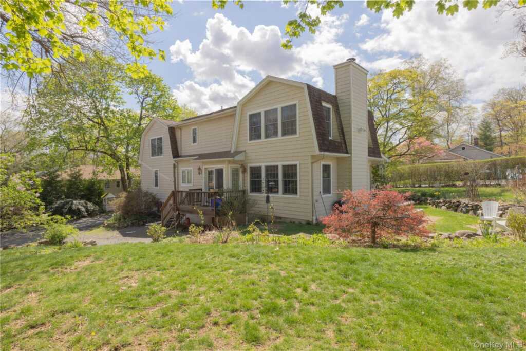 302 Laurel Road, Pearl River, NY 10965 - Photo 27 of 28