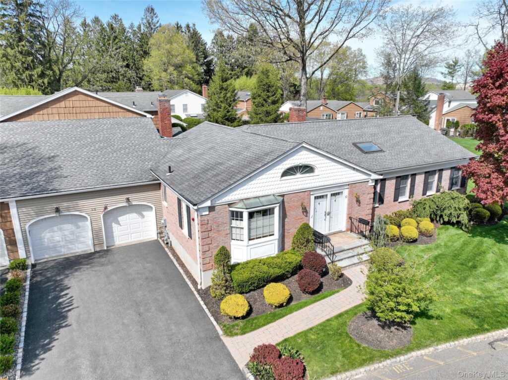 52 Jefferson Lane, New City, NY 10956 - Photo 2 of 33