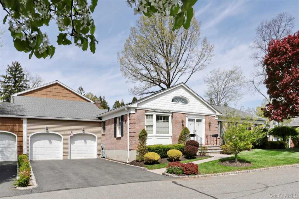 52 Jefferson Lane, New City, NY 10956 - Photo 4 of 33