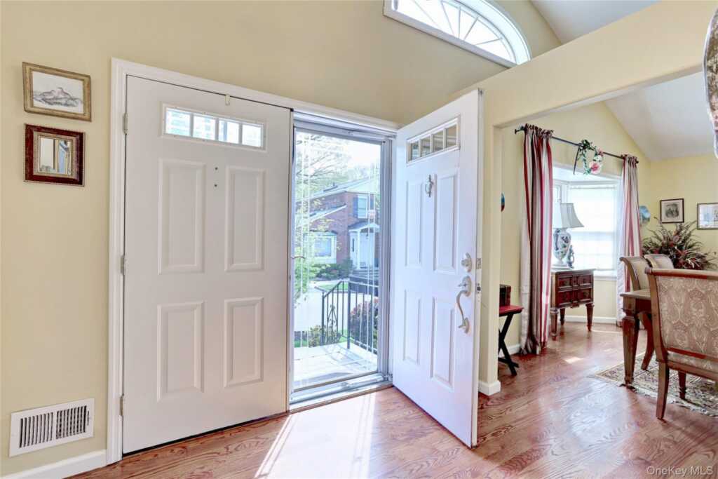 52 Jefferson Lane, New City, NY 10956 - Photo 7 of 33