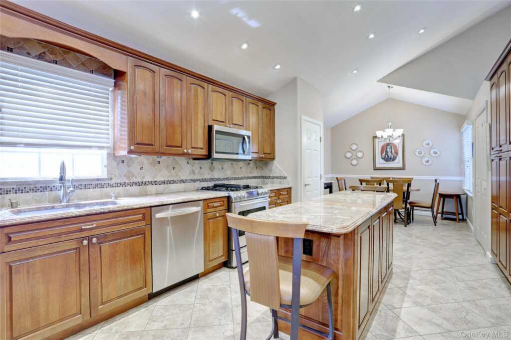 52 Jefferson Lane, New City, NY 10956 - Photo 9 of 33