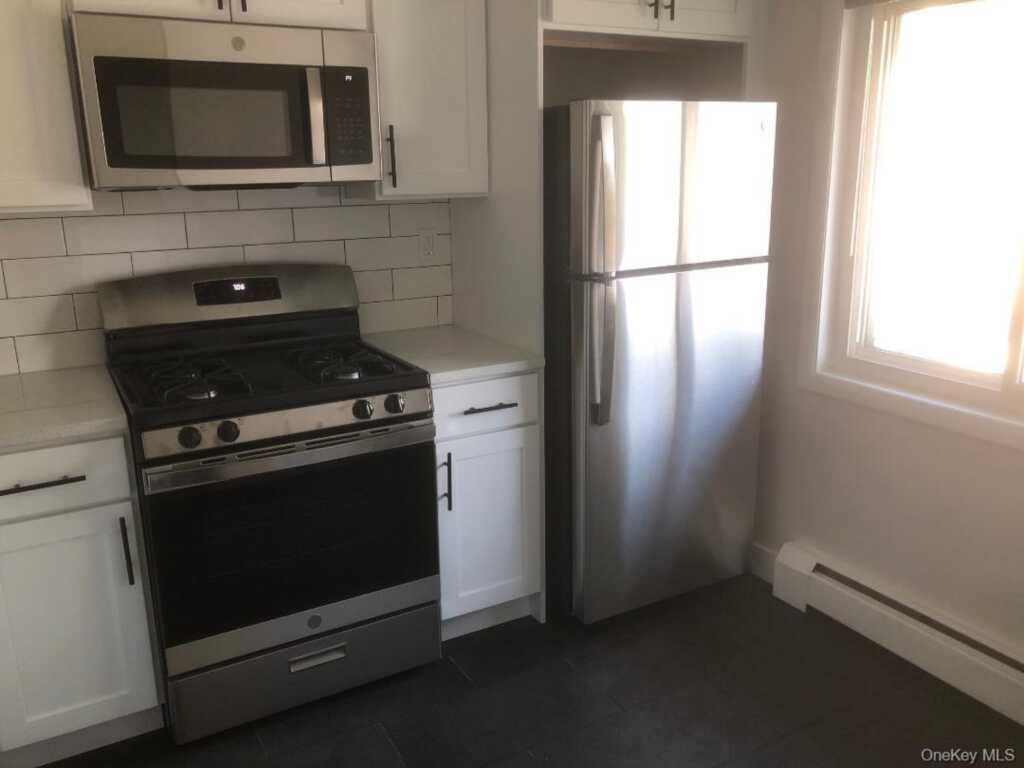 85 N Middletown Road, Unit #A7, Nanuet, NY 10954 - Photo 4 of 12