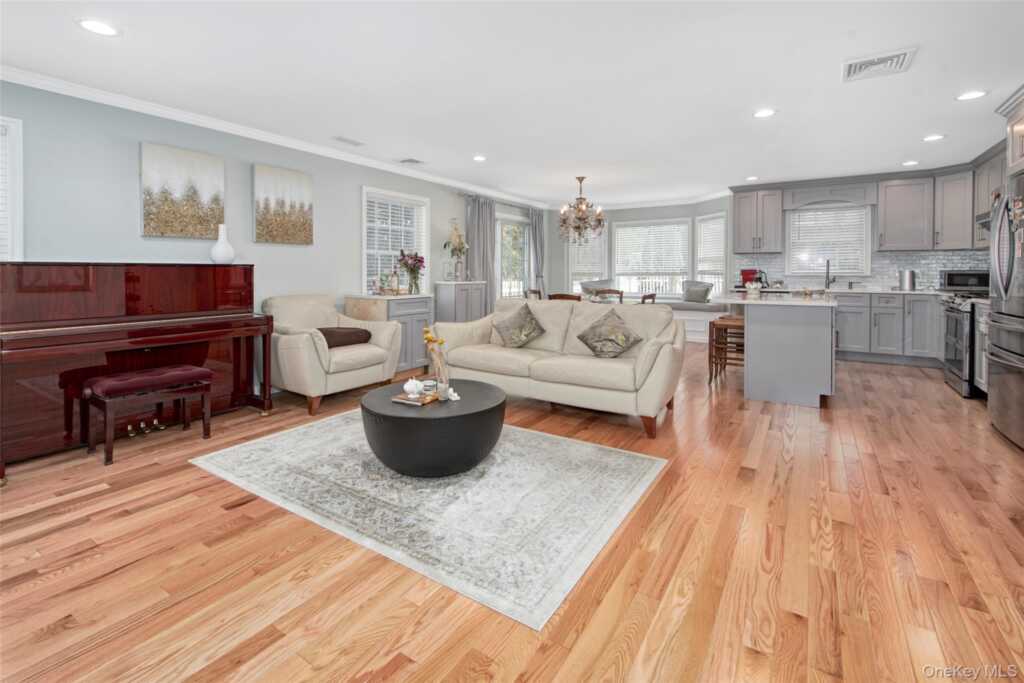 130 Wappanocca Avenue, Rye, NY 10580 - Photo 4 of 16