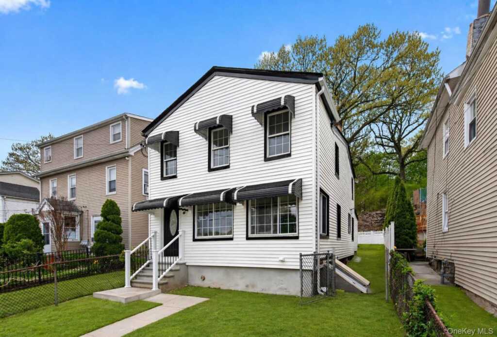 81 Potter Avenue, New Rochelle, NY 10801 - Photo 2 of 22