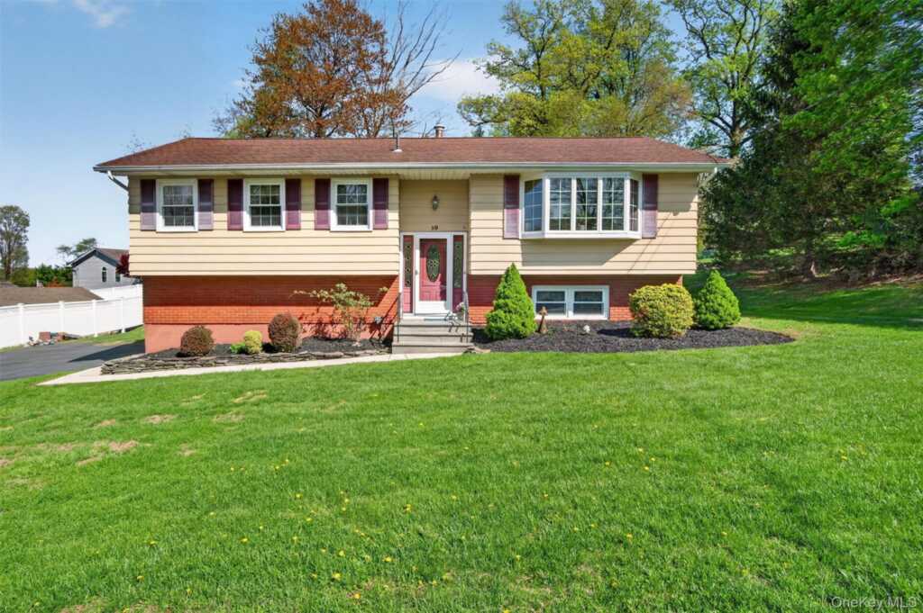 10 Termasen Drive, Stony Point, NY 10980