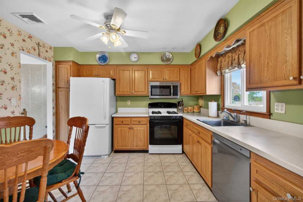 10 Termasen Drive, Stony Point, NY 10980 - Photo 13 of 41