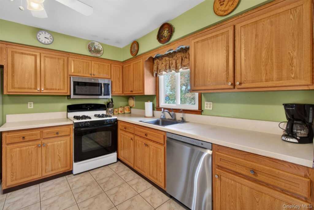 10 Termasen Drive, Stony Point, NY 10980 - Photo 14 of 41