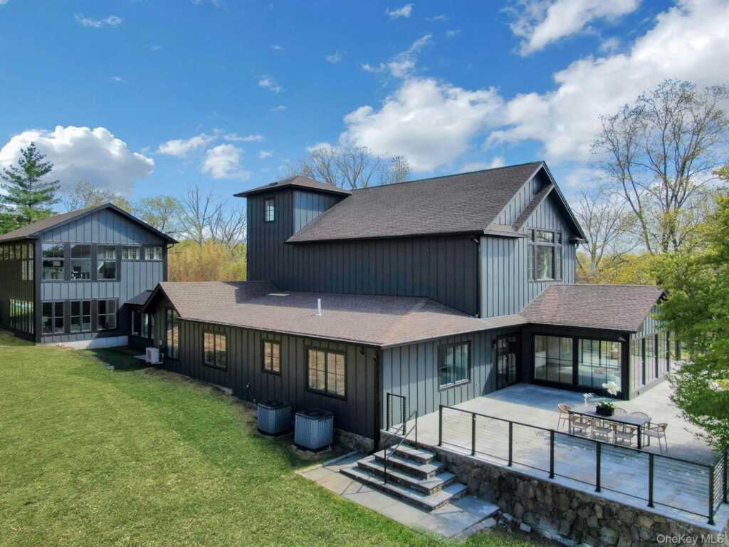 20 Old Stone Road, Valley Cottage, NY 10989 - Photo 37 of 39