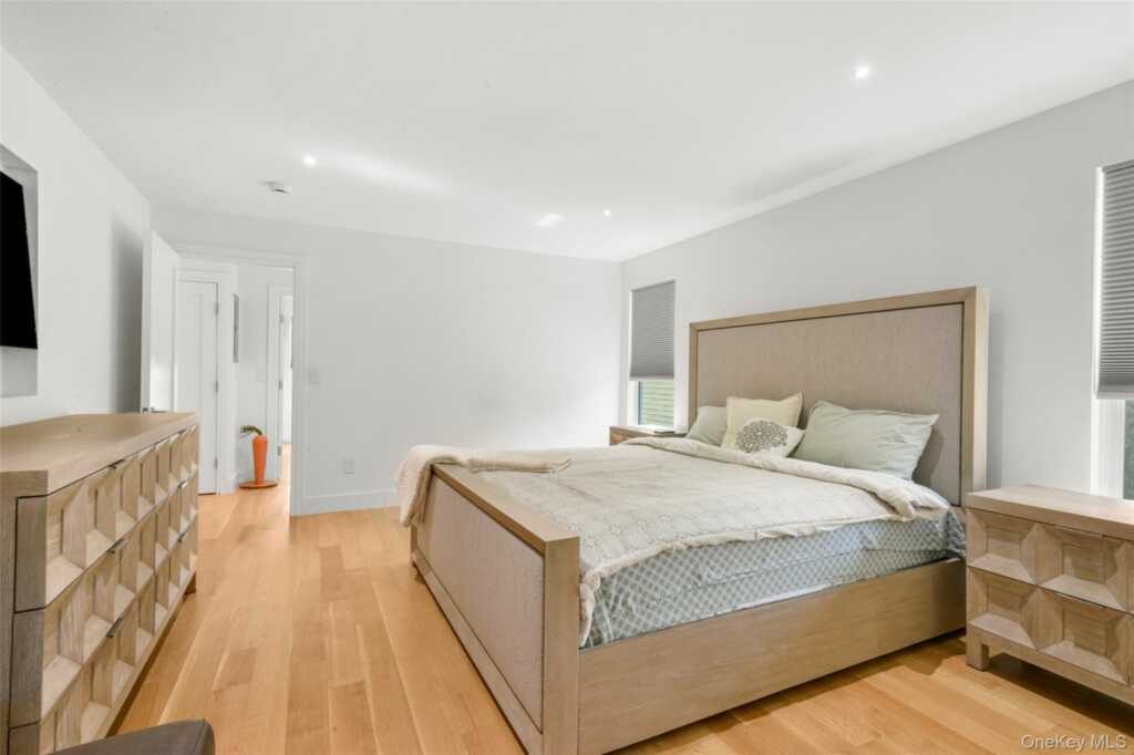 208 Florence Street, Rye, NY 10543 - Photo 11 of 43