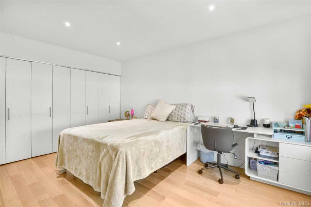 208 Florence Street, Rye, NY 10543 - Photo 13 of 43