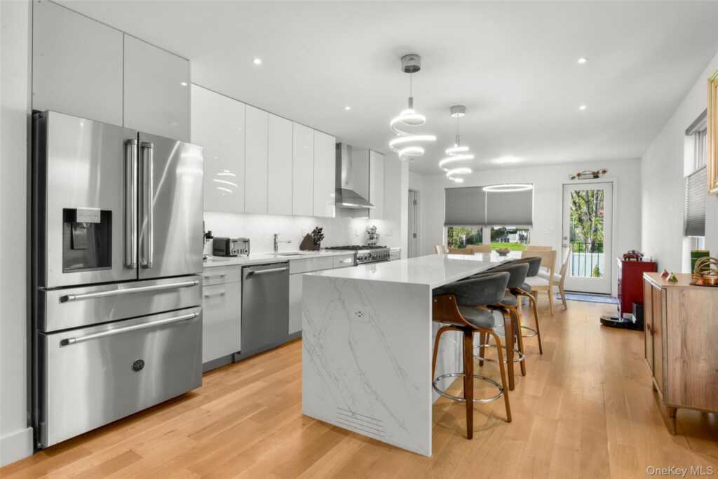 208 Florence Street, Rye, NY 10543 - Photo 4 of 43