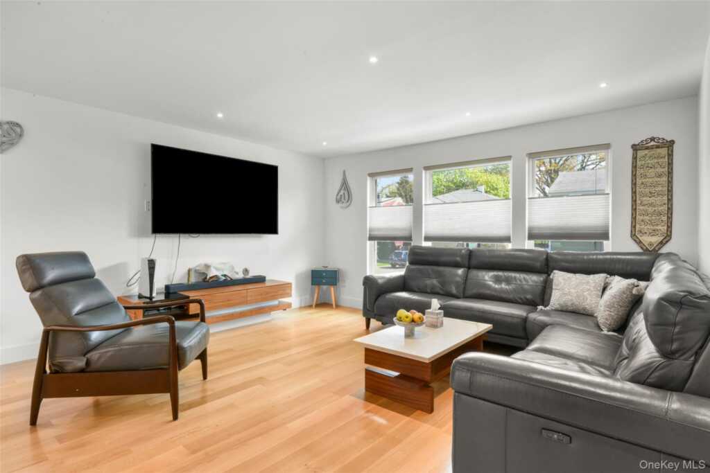 208 Florence Street, Rye, NY 10543 - Photo 7 of 43