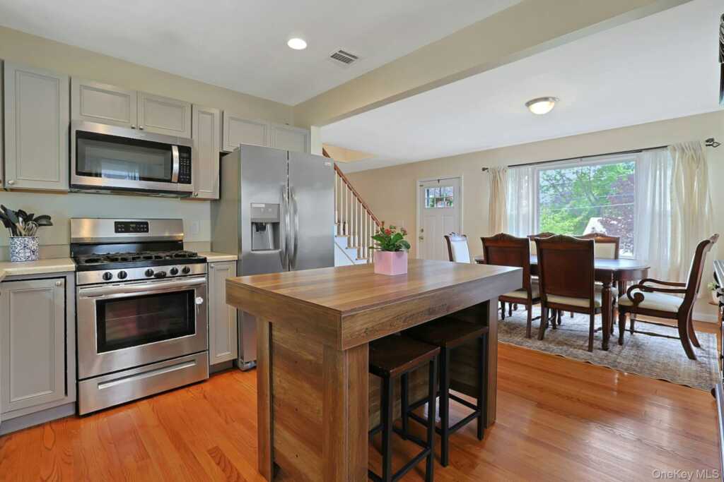 17 N Park Avenue, Nanuet, NY 10954 - Photo 10 of 41