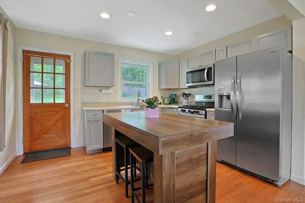 17 N Park Avenue, Nanuet, NY 10954 - Photo 11 of 41