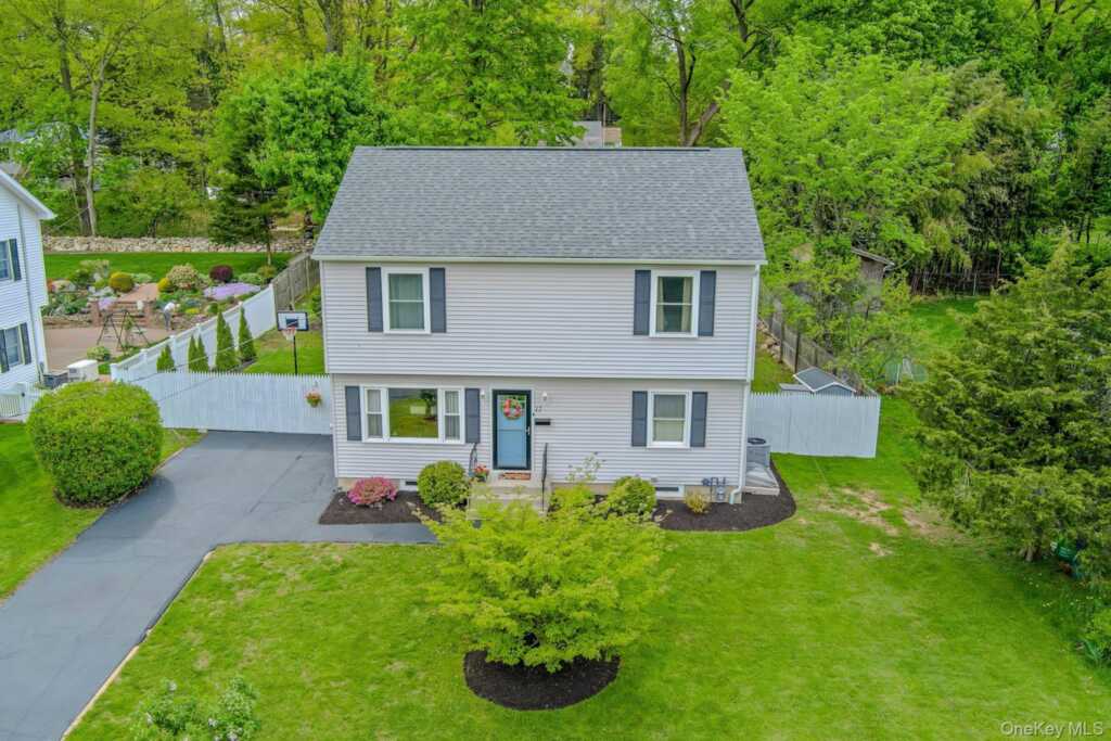 17 N Park Avenue, Nanuet, NY 10954 - Photo 2 of 41