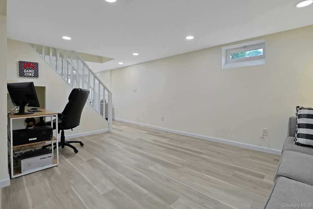 17 N Park Avenue, Nanuet, NY 10954 - Photo 27 of 41