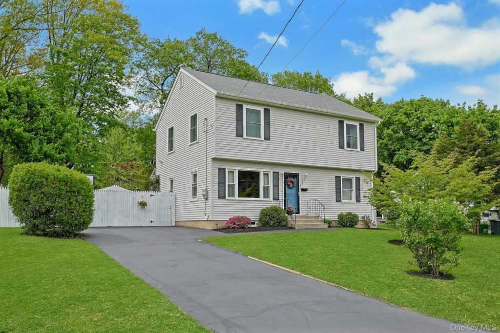 17 N Park Avenue, Nanuet, NY 10954 - Photo 3 of 41