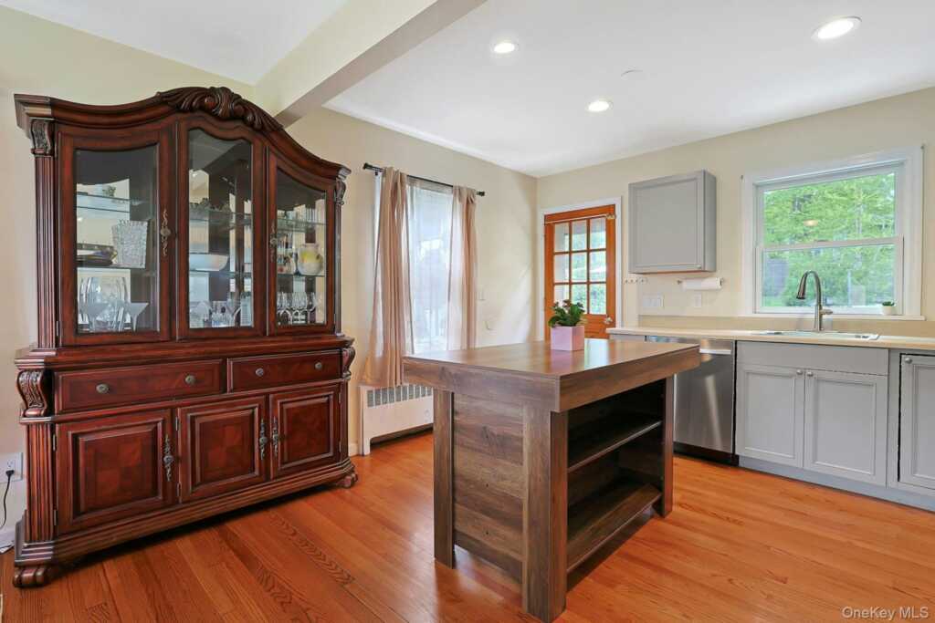 17 N Park Avenue, Nanuet, NY 10954 - Photo 9 of 41