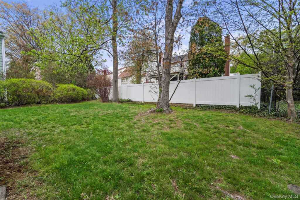 20 Salem Place, White Plains, NY 10605 - Photo 24 of 28